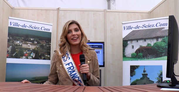 Miss France sur le stand de la Web Tv